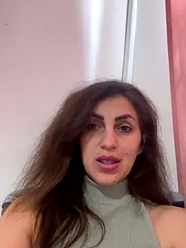 Snapshot of EmaSkyes chatting on 11-14-25, 08:02 EmaSkyes online show from 11-14-25, 08:02