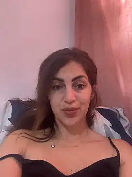 Snapshot of EmaSkyes chatting on 11-17-25, 06:41 EmaSkyes online show from 11-17-25, 06:41