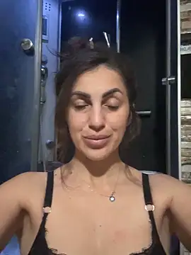 Snapshot of EmaSkyes chatting on 11-18-25, 07:51 EmaSkyes online show from 11-18-25, 07:51