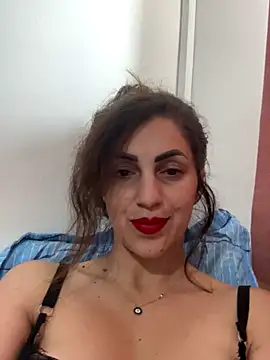 Snapshot of EmaSkyes chatting on 11-19-25, 07:52 EmaSkyes online show from 11-19-25, 07:52