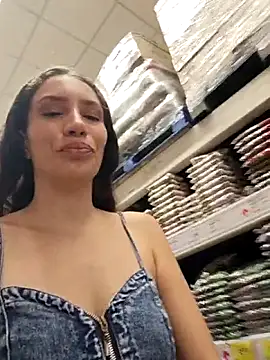 aurelialux online show from 10-04-25, 09:57