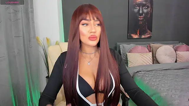 Snapshot of Sonia__Rey chatting on 01-11-25, 08:54 Sonia Rey online show from 01-11-25, 08:54