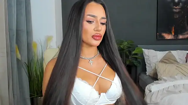 Snapshot of Sonia__Rey chatting on 10-16-25, 02:40 Sonia Rey online show from 10-16-25, 02:40