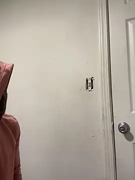 Snapshot of honeybrow chatting on 12-14-24, 06:02 honeybrow online show from 12-14-24, 06:02