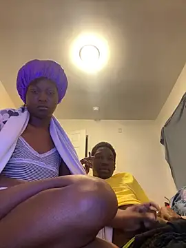 Snapshot of honeybrow chatting on 03-21-25, 02:18 honeybrow online show from 03-21-25, 02:18