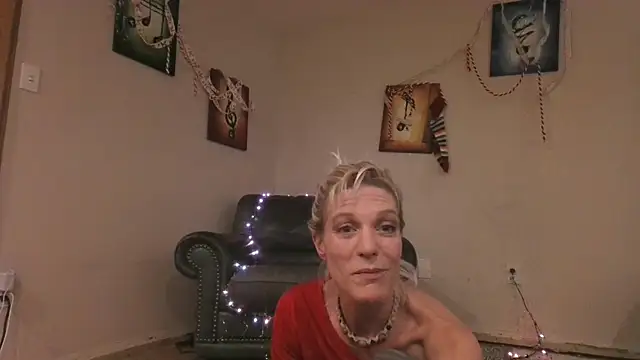 Snapshot of AddieAssets chatting on 12-20-24, 06:08 AddieAssets online show from 12-20-24, 06:08