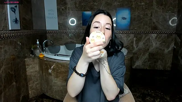 adell berry online show from 10-04-25, 02:42