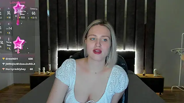 Snapshot of _Sarah_Soul_ chatting on 01-04-25, 06:52  Sarah Soul  online show from 01-04-25, 06:52