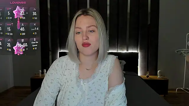 Snapshot of _Sarah_Soul_ chatting on 01-05-25, 12:52  Sarah Soul  online show from 01-05-25, 12:52