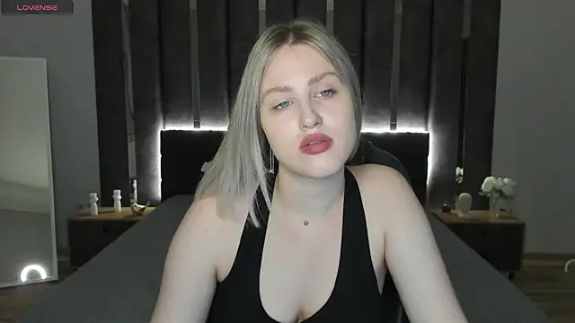 Snapshot of _Sarah_Soul_ chatting on 02-11-25, 12:49  Sarah Soul  online show from 02-11-25, 12:49