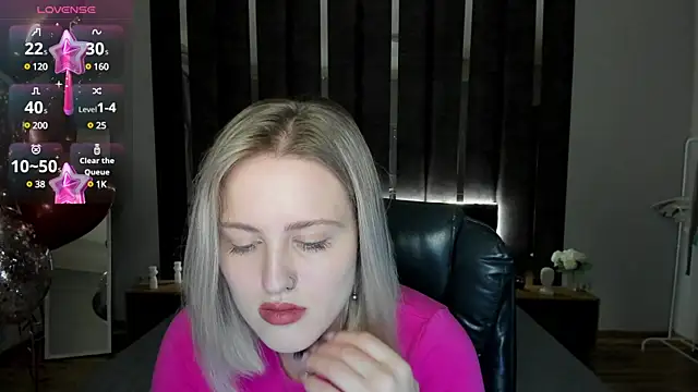 Snapshot of _Sarah_Soul_ chatting on 02-18-25, 12:48  Sarah Soul  online show from 02-18-25, 12:48