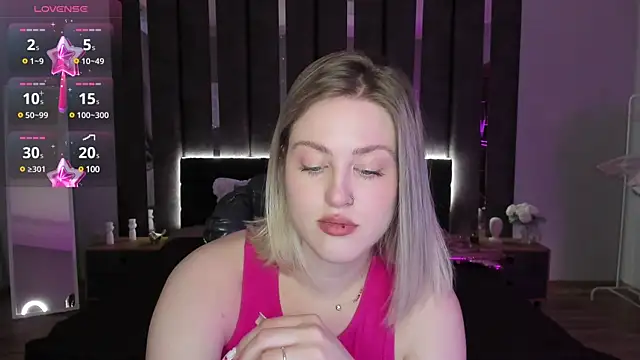 Snapshot of _Sarah_Soul_ chatting on 03-23-25, 12:47  Sarah Soul  online show from 03-23-25, 12:47