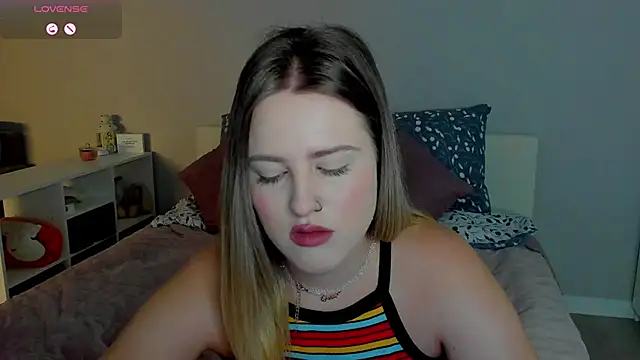 Snapshot of _Sarah_Soul_ chatting on 09-11-25, 12:11  Sarah Soul  online show from 09-11-25, 12:11