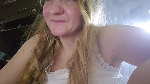 EstrellaWalters online show from 12-18-25, 12:33