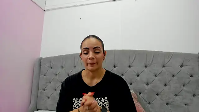 Valesskahall online show from 12-15-25, 11:47