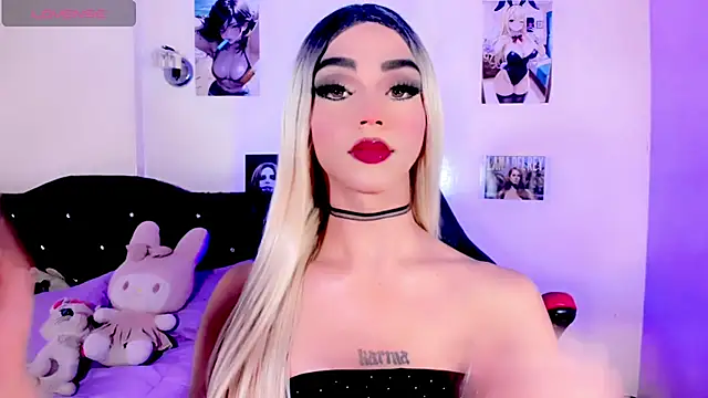 Elissa taylor  online show from 11-18-25, 03:12