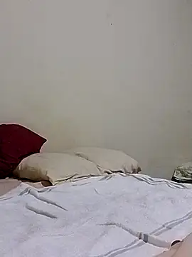 Snapshot of friendsloversex chatting on 12-29-24, 03:44 friendsloversex online show from 12-29-24, 03:44