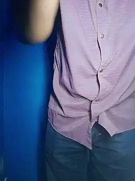 Snapshot of friendsloversex chatting on 10-16-25, 04:30 friendsloversex online show from 10-16-25, 04:30