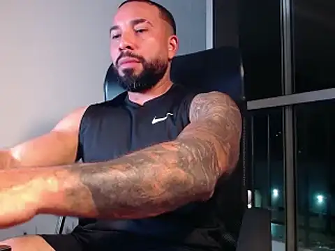 Snapshot of roman_muscle chatting on 01-29-25, 03:12 roman muscle online show from 01-29-25, 03:12