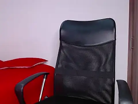 Snapshot of roman_muscle chatting on 02-07-25, 06:56 roman muscle online show from 02-07-25, 06:56