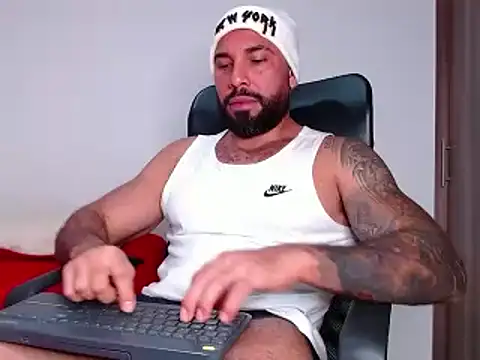 Snapshot of roman_muscle chatting on 02-12-25, 03:40 roman muscle online show from 02-12-25, 03:40