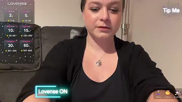 Snapshot of NaughtyWifeUK chatting on 12-06-24, 10:19 NaughtyWifeUK online show from 12-06-24, 10:19