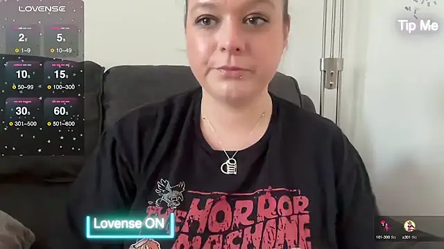 Snapshot of NaughtyWifeUK chatting on 02-27-25, 02:43 NaughtyWifeUK online show from 02-27-25, 02:43