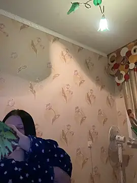 Snapshot of Starry_Siren chatting on 12-14-24, 08:08 Starry Siren online show from 12-14-24, 08:08