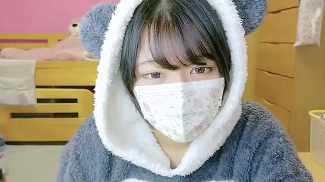 Snapshot of _usya_2525 chatting on 12-15-24, 04:15 usya 2525 online show from 12-15-24, 04:15