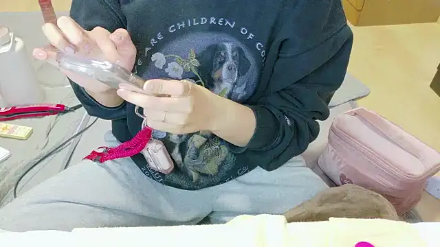 Snapshot of _usya_2525 chatting on 11-28-25, 04:42 usya 2525 online show from 11-28-25, 04:42