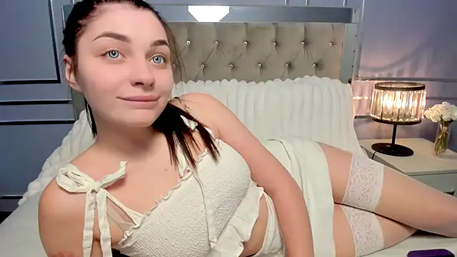 Snapshot of AngelinaWett chatting on 02-24-25, 09:43 AngelinaWett online show from 02-24-25, 09:43