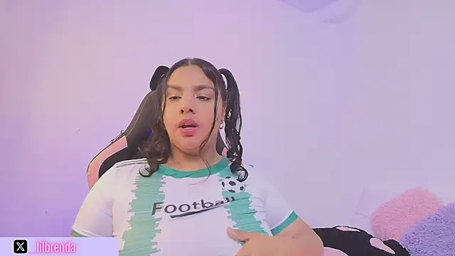 Brenda  gomez online show from 10-22-25, 02:28