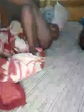 Snapshot of African_Masked_Couple chatting on 12-20-24, 06:45 African Masked Couple online show from 12-20-24, 06:45