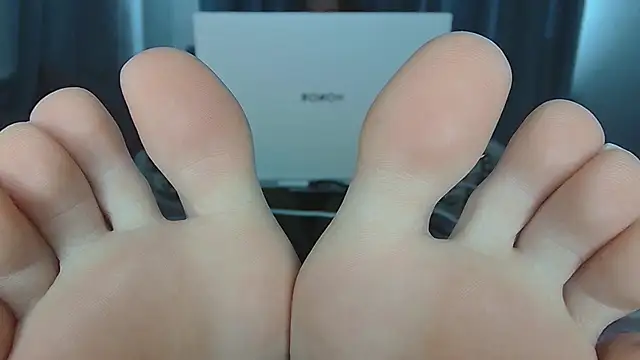 Snapshot of AgnesMillerS chatting on 01-07-26, 11:01 AgnesMillerS online show from 01-07-26, 11:01