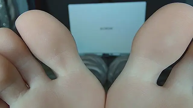 Snapshot of AgnesMillerS chatting on 02-23-26, 10:01 AgnesMillerS online show from 02-23-26, 10:01