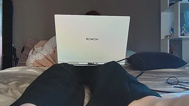 Snapshot of AgnesMillerS chatting on 03-10-26, 09:25 AgnesMillerS online show from 03-10-26, 09:25