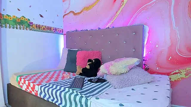 Daisy  rose online show from 01-25-25, 02:14