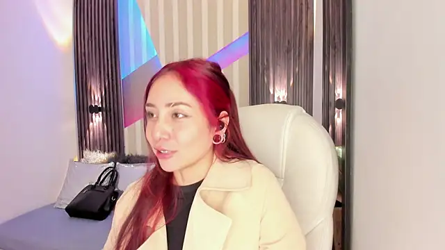 Snapshot of emily_layton chatting on 11-15-25, 03:30 emily layton online show from 11-15-25, 03:30