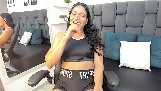 Alison Chan  online show from 02-21-25, 01:22