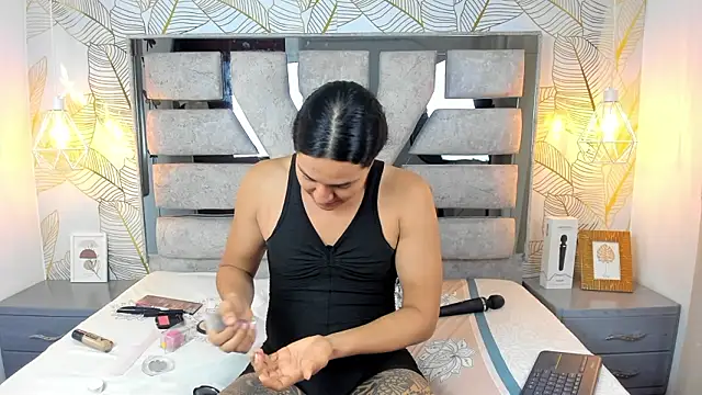 Alison Chan  online show from 02-14-26, 02:25