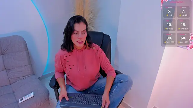 Ada Monroe10 online show from 10-07-25, 01:30