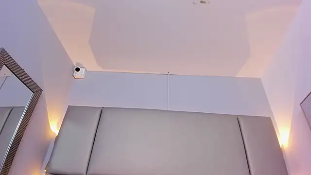 tifanyhills  online show from 01-10-25, 01:42