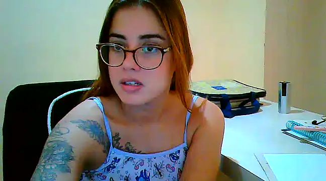 Snapshot of maliamiller chatting on 03-22-25, 04:26 maliamiller online show from 03-22-25, 04:26