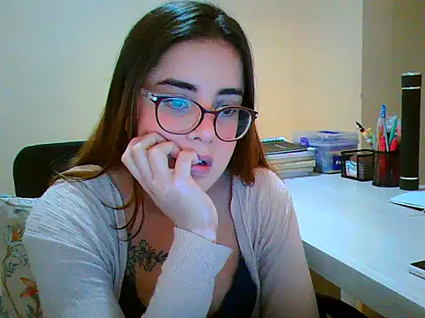 maliamiller online show from 11-08-25, 08:47