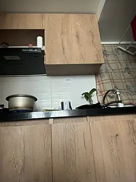 Snapshot of doll_celeste20 chatting on 11-09-25, 03:43 doll celeste20 online show from 11-09-25, 03:43