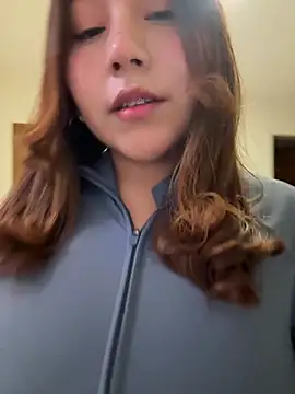 kittyfresita online show from 04-24-26, 03:09