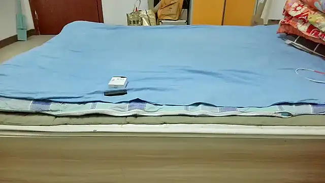 Snapshot of huzi518 chatting on 10-22-25, 10:37 huzi518 online show from 10-22-25, 10:37