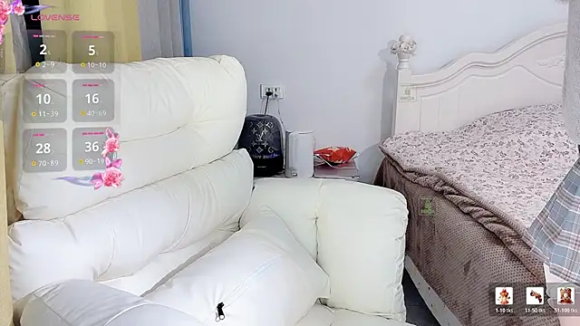 Caitlyn   online show from 12-19-25, 12:23