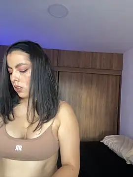 Snapshot of DakotaShelby chatting on 12-29-24, 10:14 DakotaShelby online show from 12-29-24, 10:14