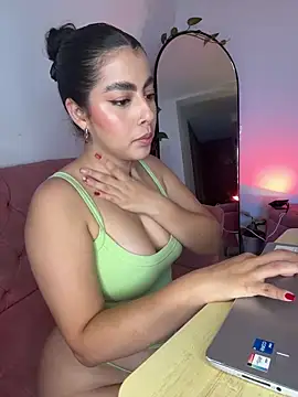 Snapshot of DakotaShelby chatting on 01-23-25, 10:01 DakotaShelby online show from 01-23-25, 10:01